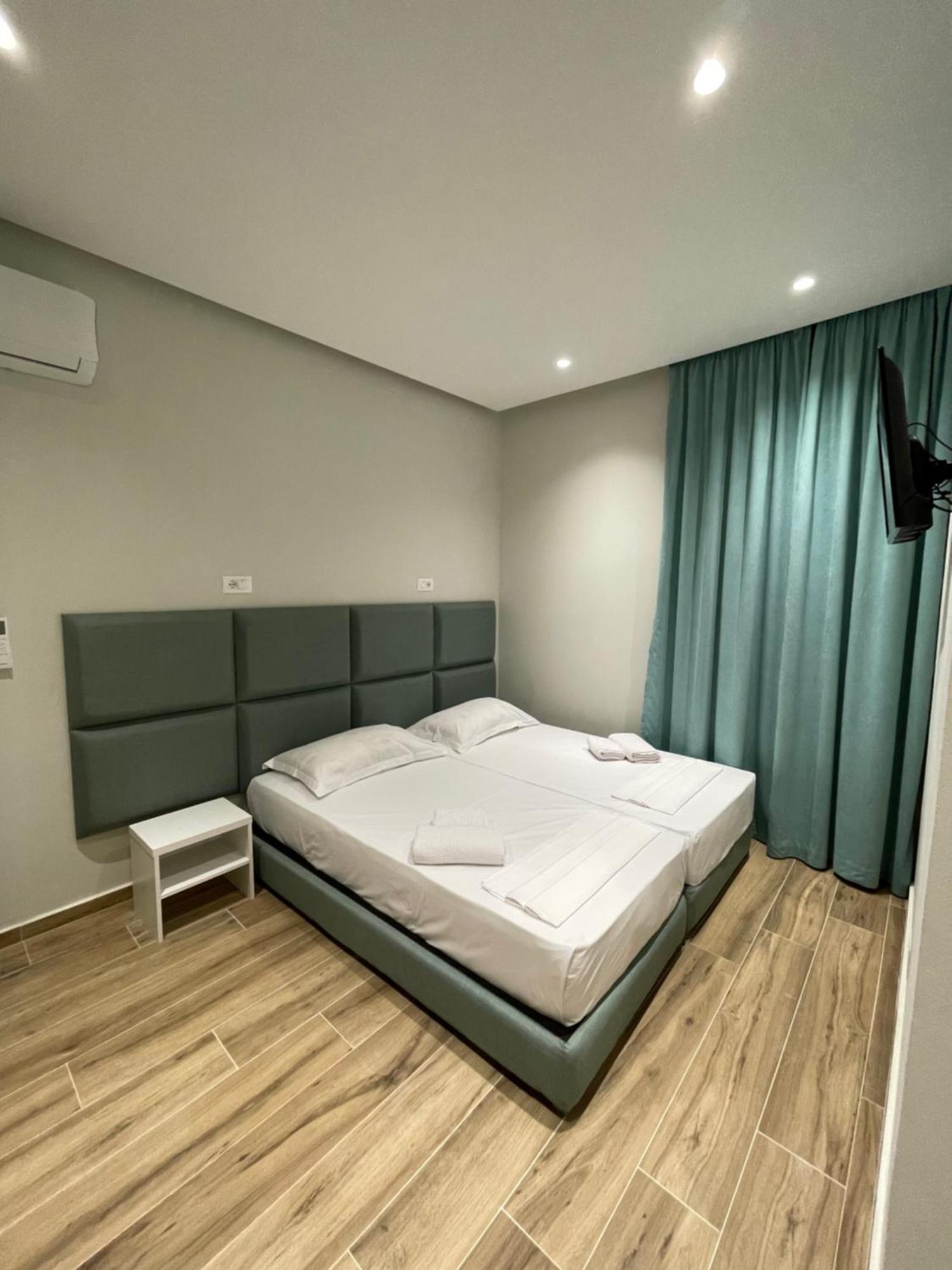 Hotel Rai Sarandë Eksteriør billede