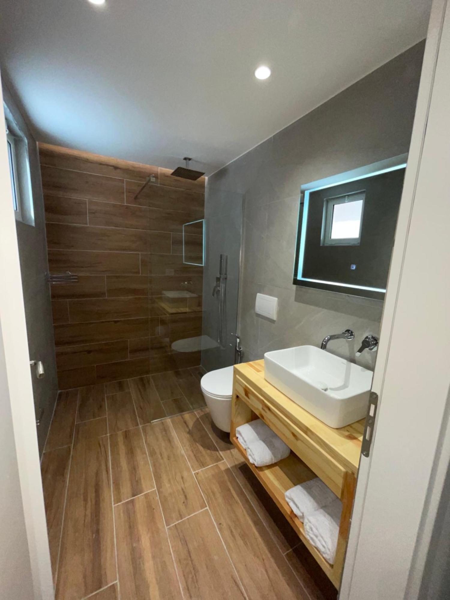 Hotel Rai Sarandë Eksteriør billede