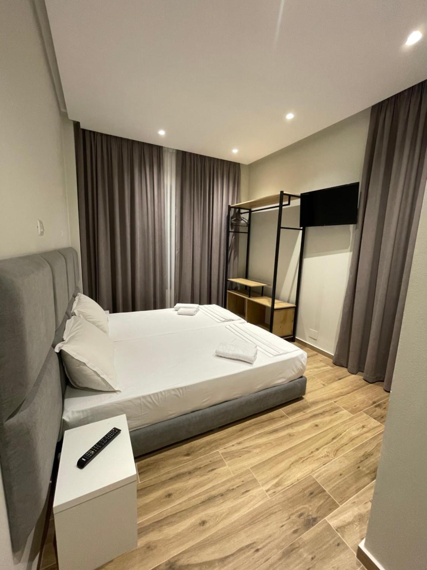 Hotel Rai Sarandë Eksteriør billede