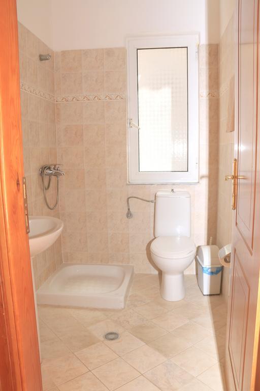 Hotel Rai Sarandë Eksteriør billede